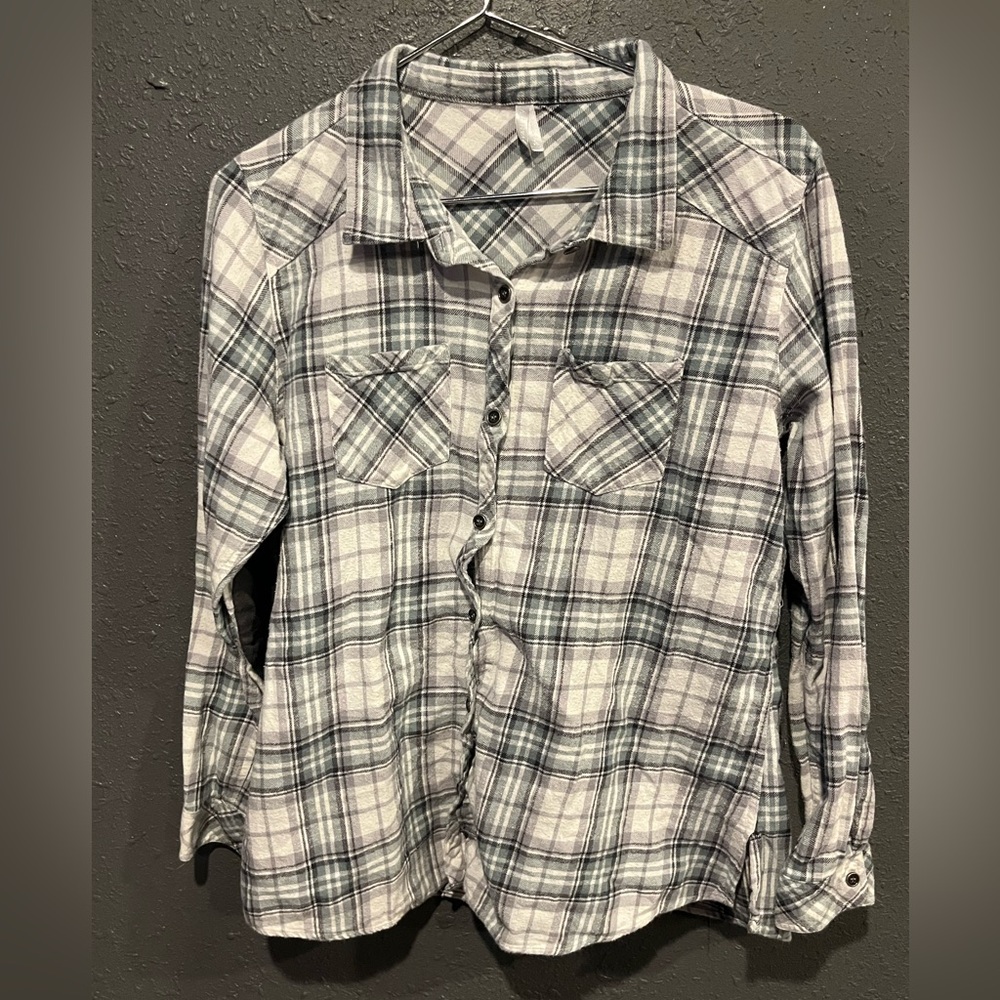 Vanity flannel in great condition only worn a few times.